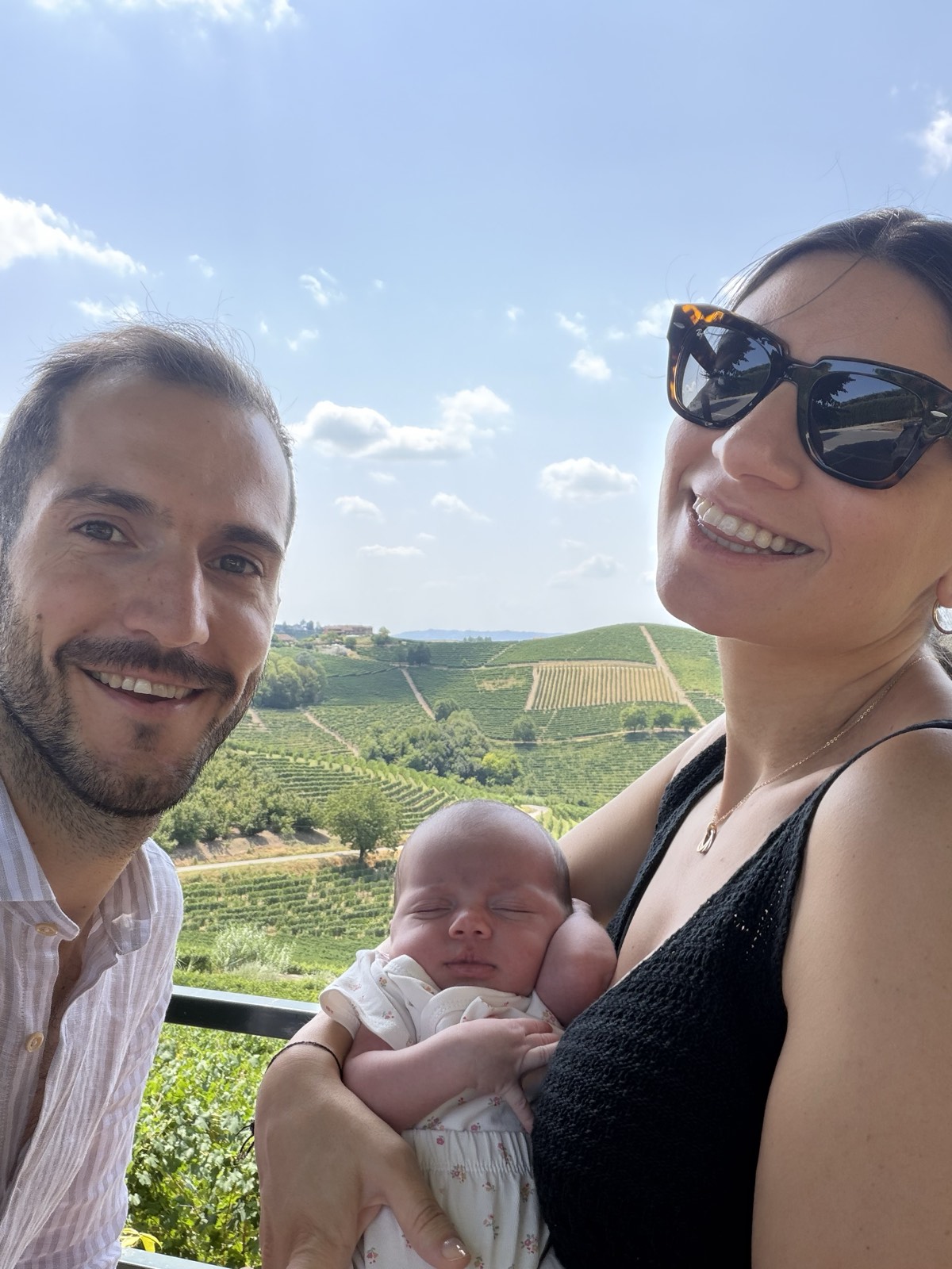 Serena und Tobias in den Weinbergen der Langhe